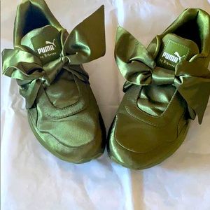 Puma By Rihanna, Fenty Bow Sneaker in OliveBranch